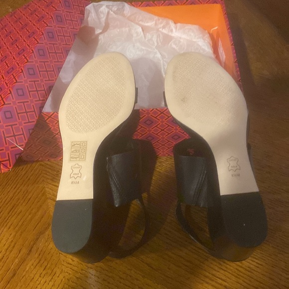 Tory Burch wedge size 8.5 Black never worn - Picture 4 of 6